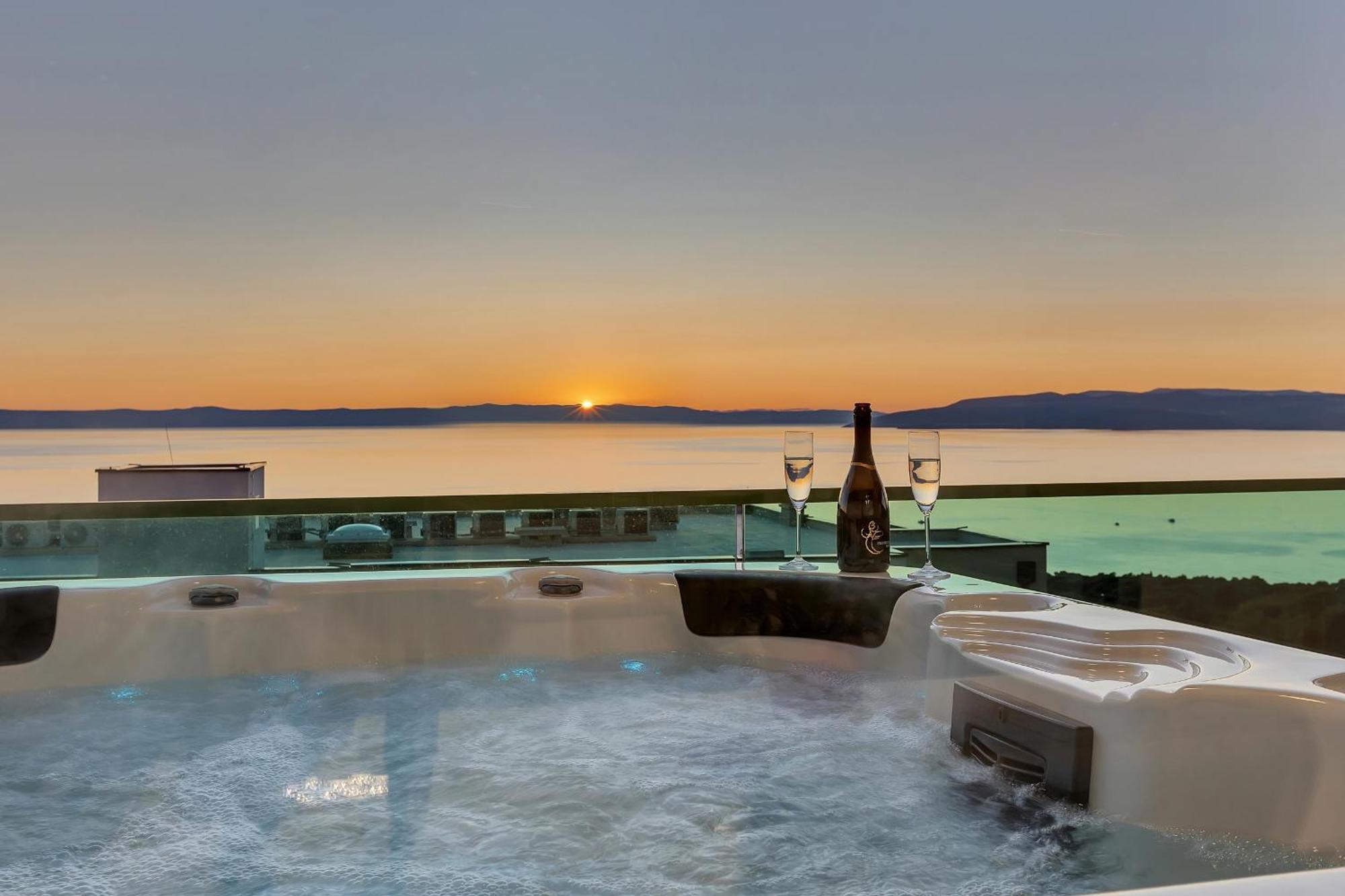 마카르스카 Exclusive Penthouse Big Blue With Private Jacuzzi 아파트 외부 사진