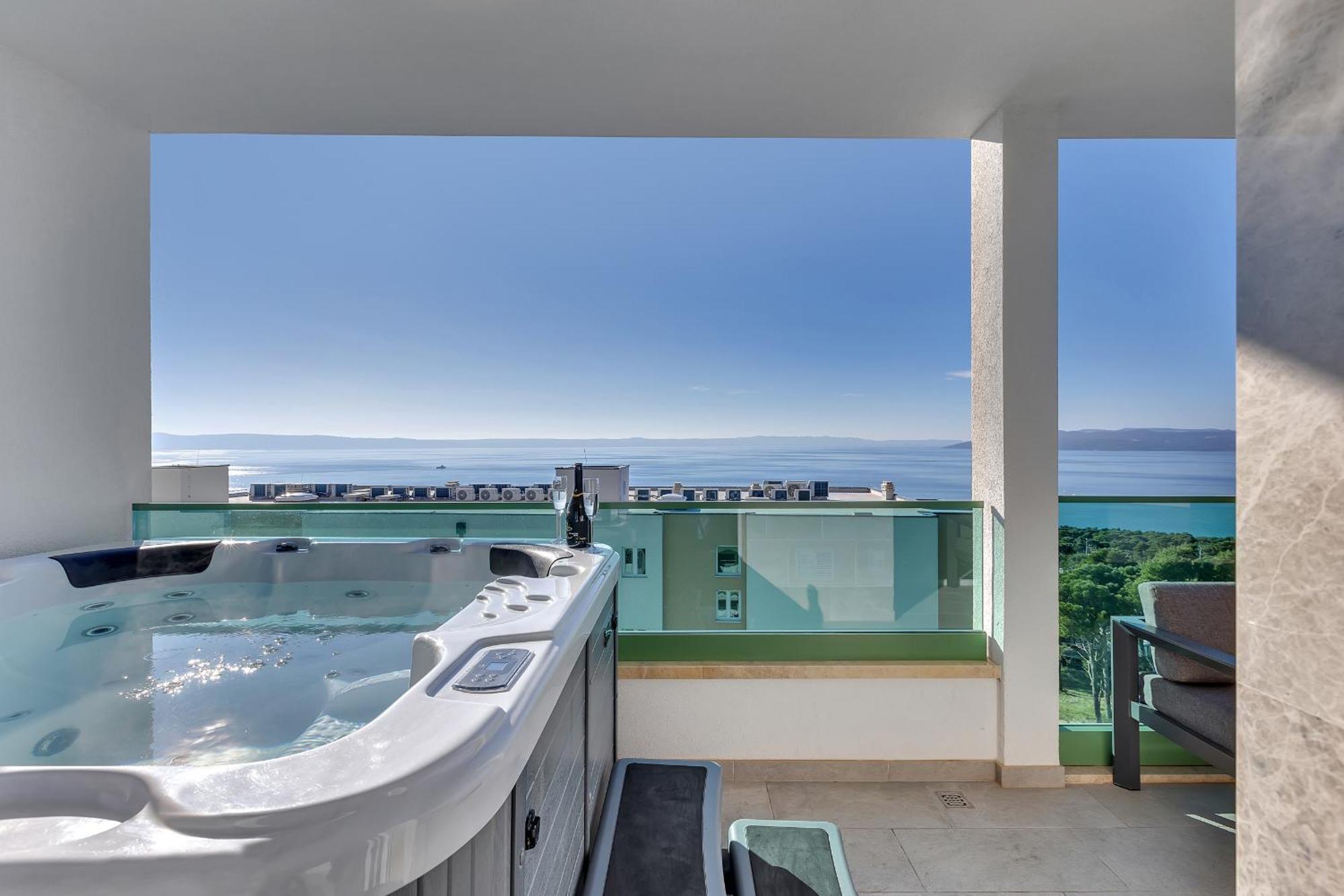 마카르스카 Exclusive Penthouse Big Blue With Private Jacuzzi 아파트 외부 사진