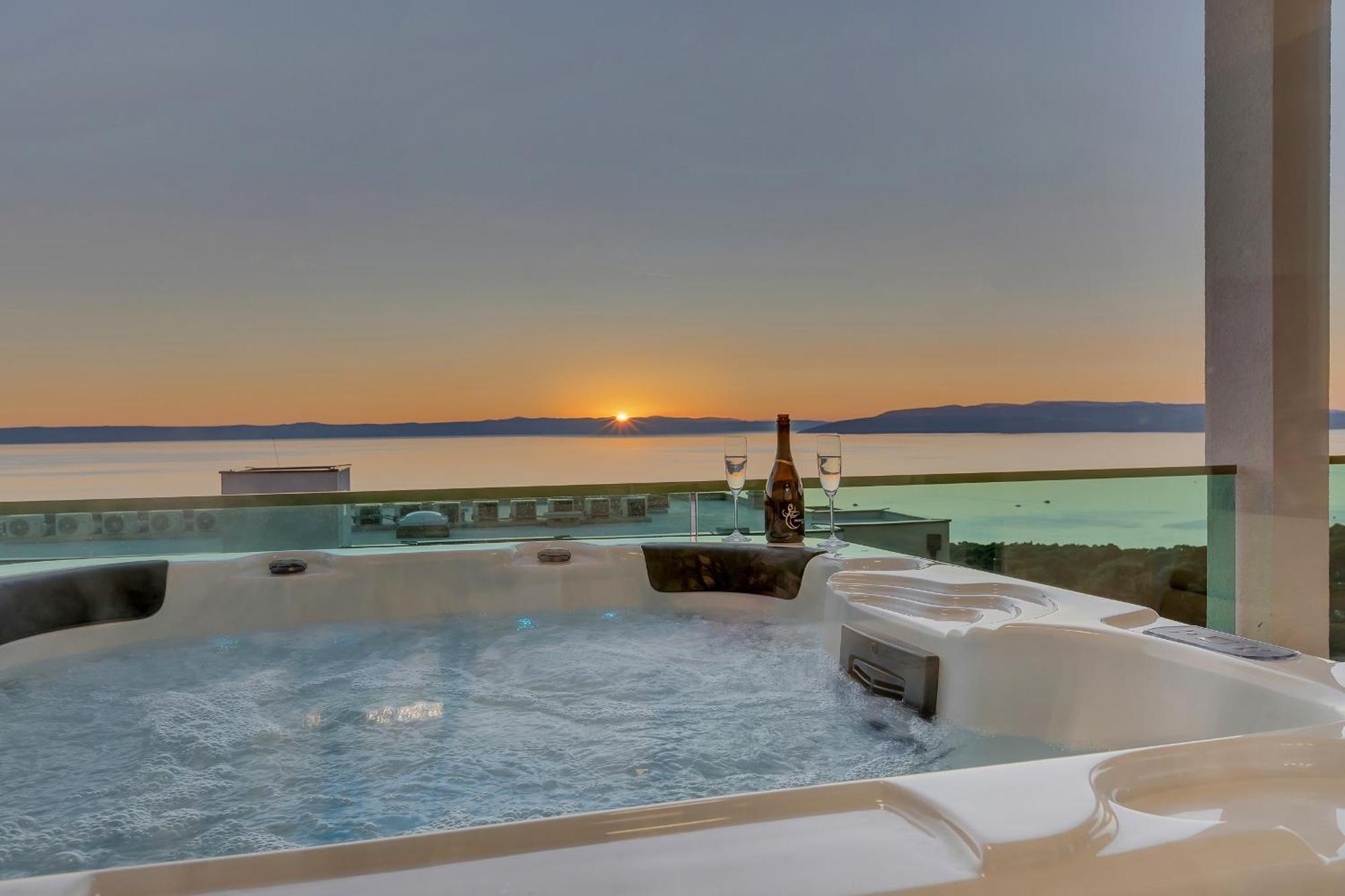마카르스카 Exclusive Penthouse Big Blue With Private Jacuzzi 아파트 외부 사진