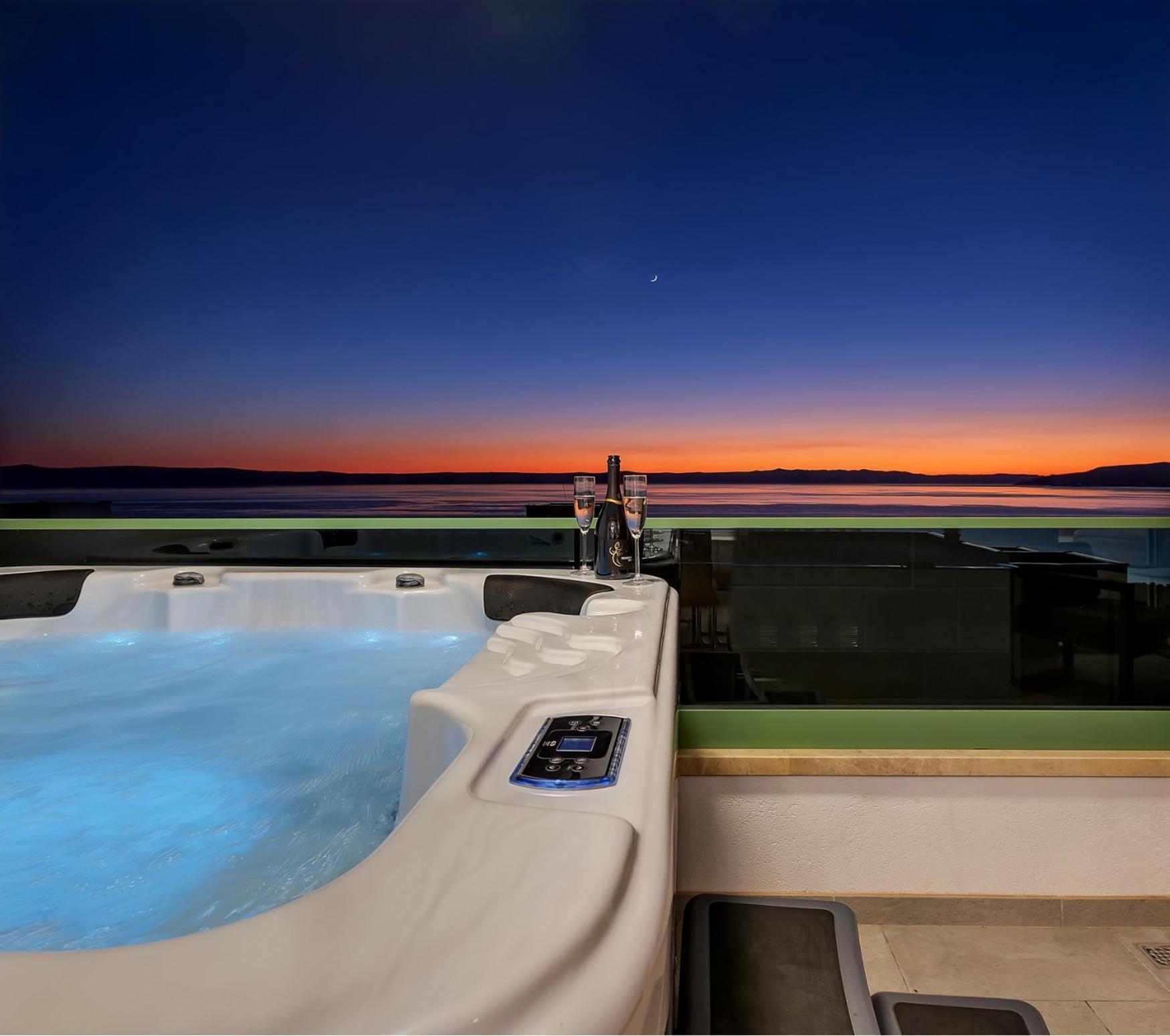 마카르스카 Exclusive Penthouse Big Blue With Private Jacuzzi 아파트 외부 사진